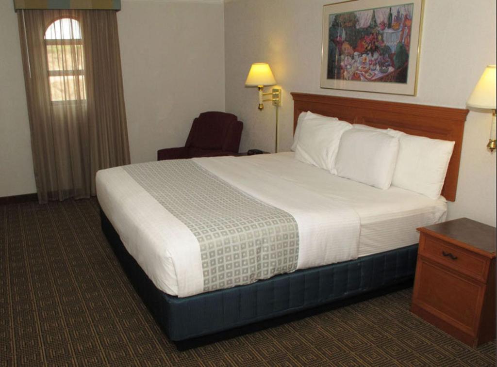 La Quinta By Wyndham Oklahoma City Airport Номер фото